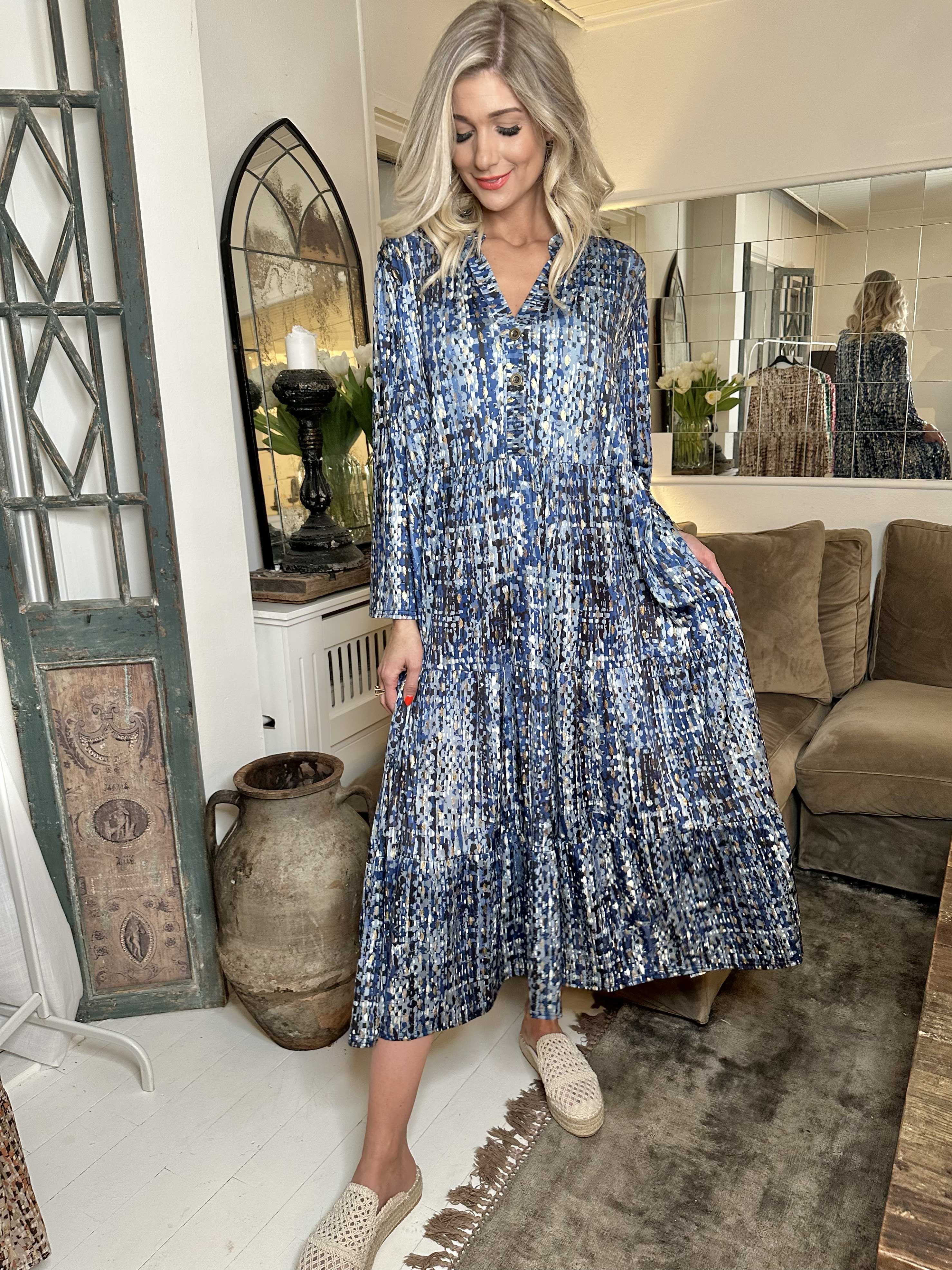 Milano Pattern - Lång mönstrad klänning med lager på lager look